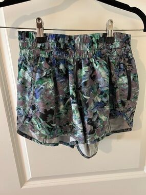 Lululemon Track That Mid-Rise Short 5" Rapid Flourish Multi